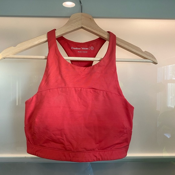 XS TechSweat Crop Top in Scarlet - Picture 2 of 3